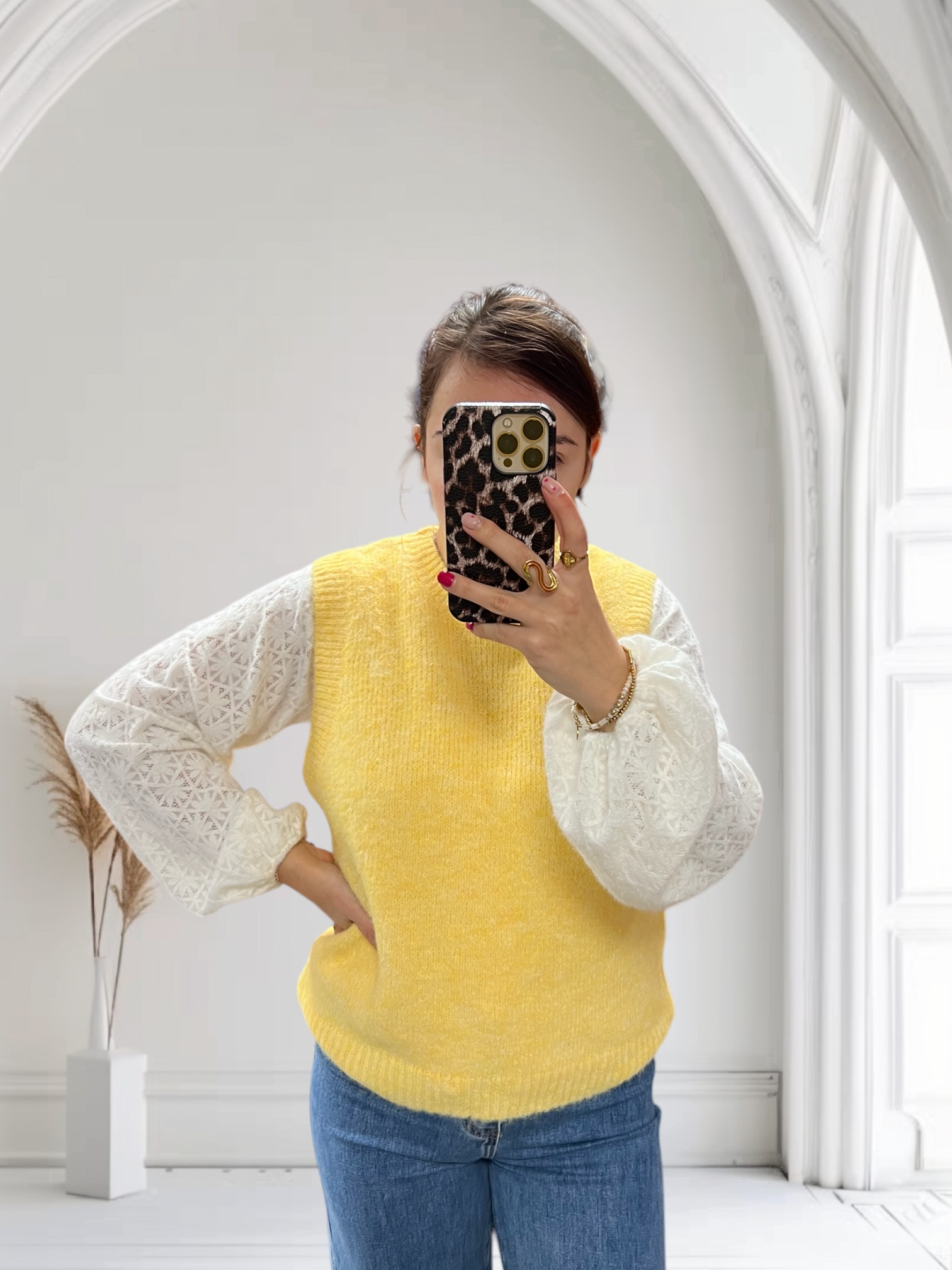 Pull sans manche jaune 