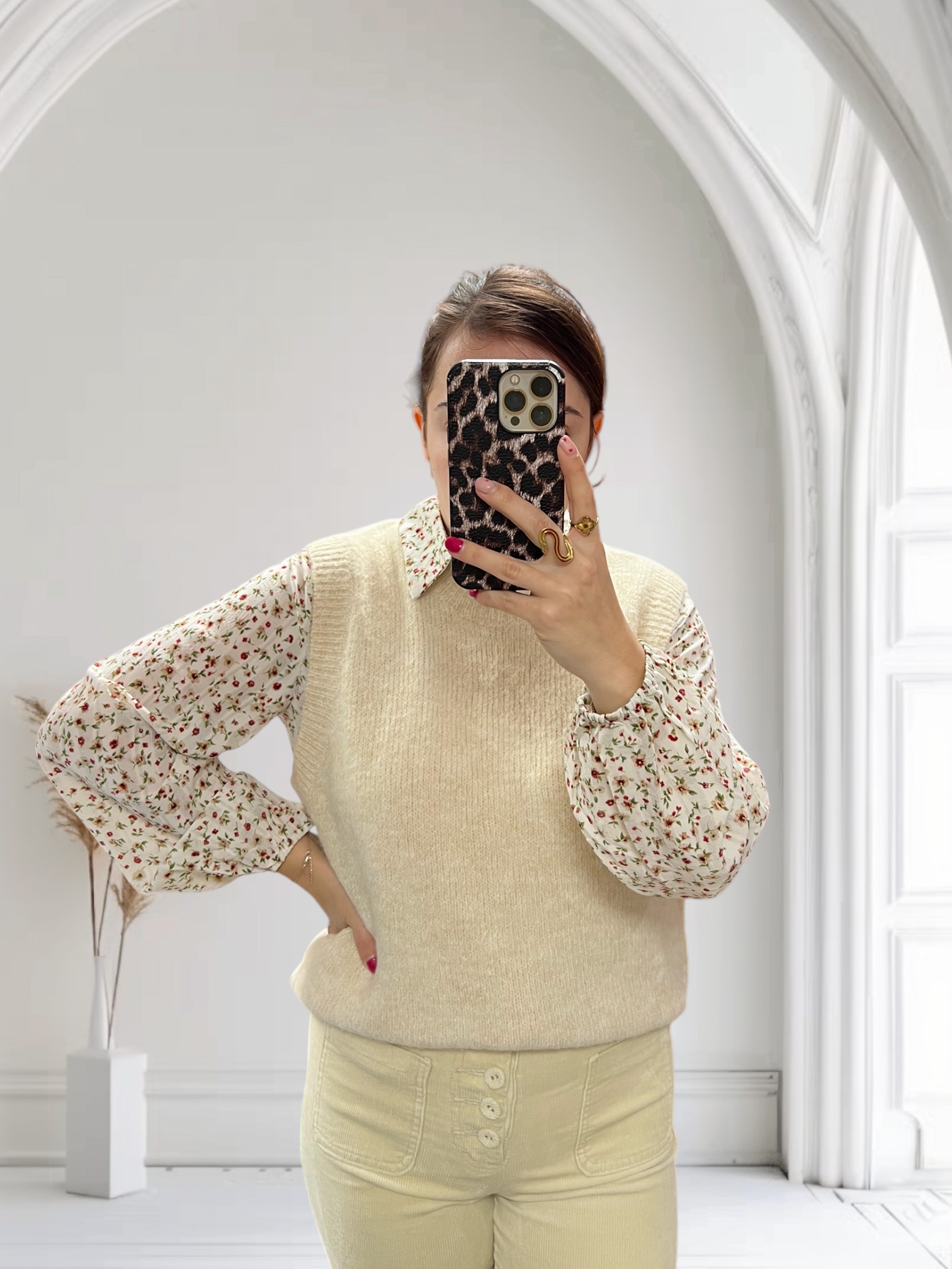 Pull sans manche beige 