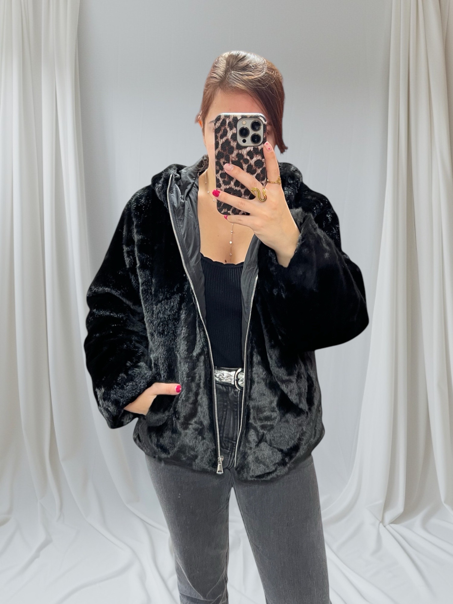 Veste en fausse fourrure noire
